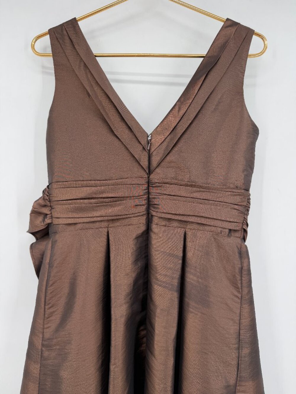 Bill Levkoff Metallic Bronze Brown Cocktail Dress Side Sash V-Neck Size 8 - Picture 5 of 8